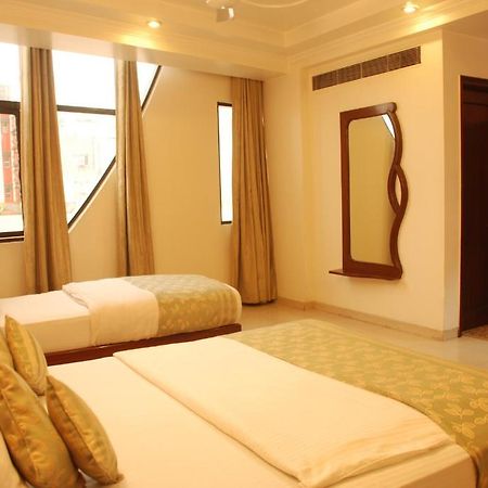 Hotel Shipra International Nuova Delhi Esterno foto