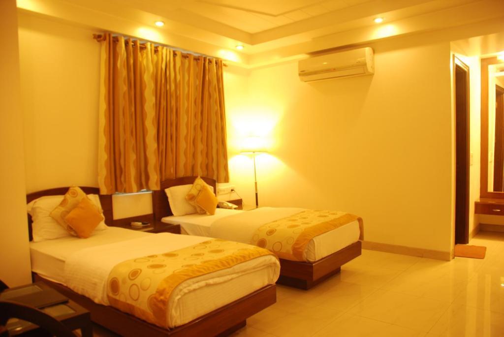 Hotel Shipra International Nuova Delhi Esterno foto