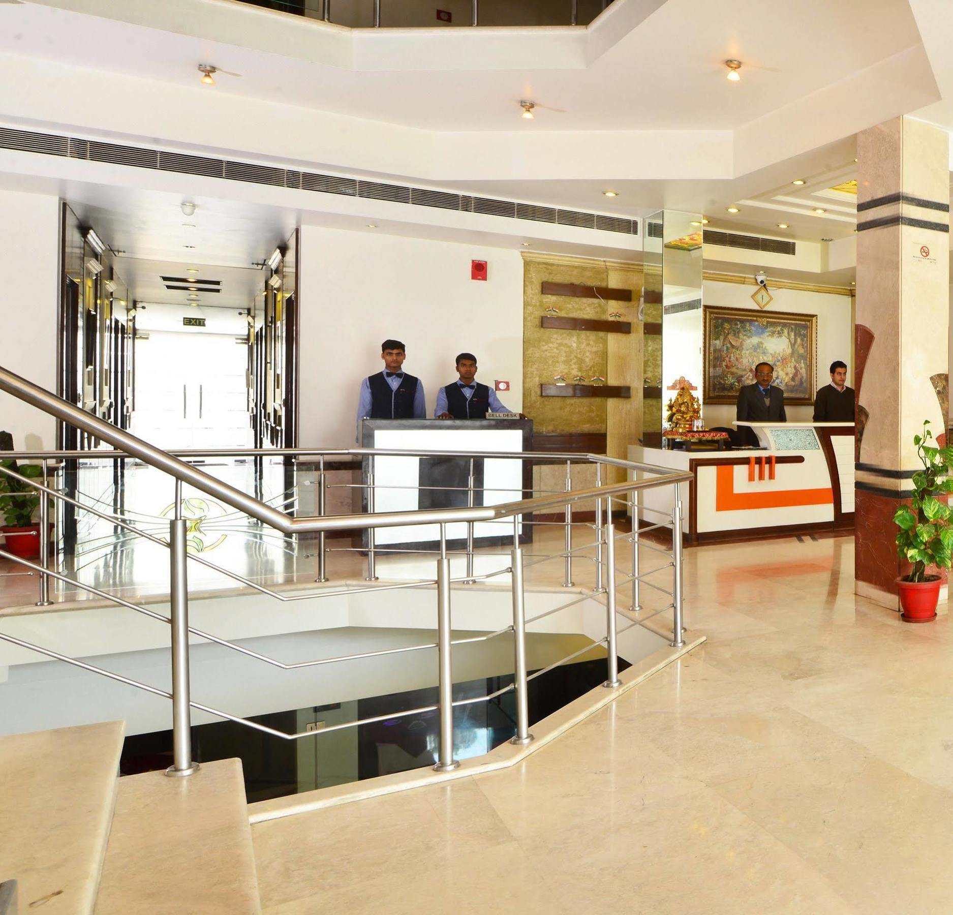 Hotel Shipra International Nuova Delhi Esterno foto